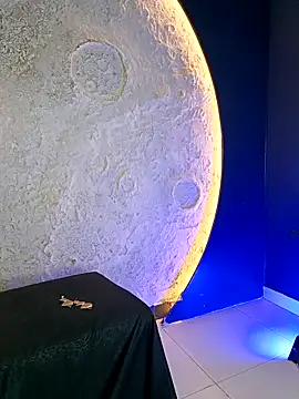 GingerMoon  online show from April 11, 2026, 3:49 pm