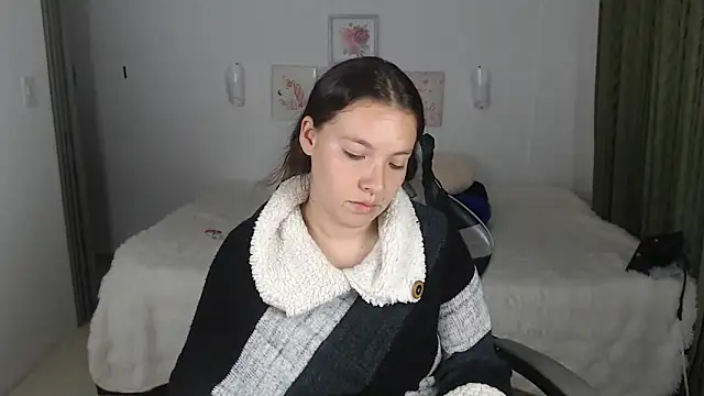 mariaana  222 online show from April 11, 2026, 1:02 am