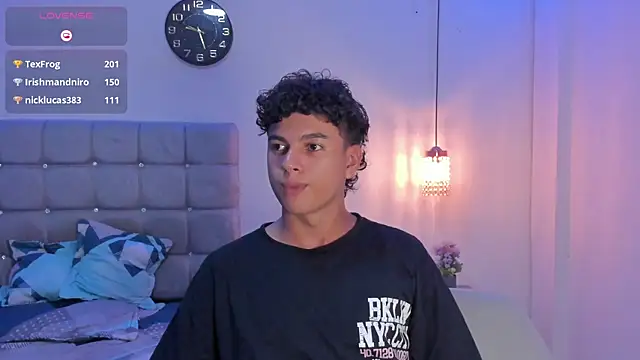 Santy Stump online show from September 15, 2025, 10:21 pm