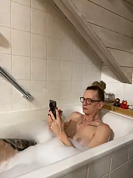 LucyLingerie78 online show from November 9, 2025, 7:18 pm