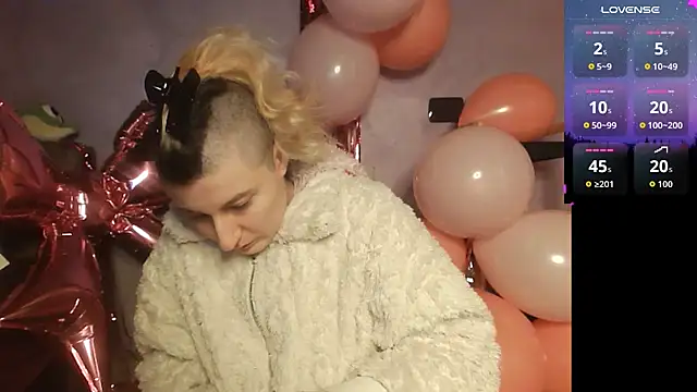 Snapshot of h4cMorganaEvelynn chatting on February 15, 2026, 12:00 am h4cMorganaEvelynn online show from February 15, 2026, 12:00 am