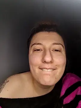 Snapshot of h4cMorganaEvelynn chatting on December 17, 2025, 12:15 am h4cMorganaEvelynn online show from December 17, 2025, 12:15 am