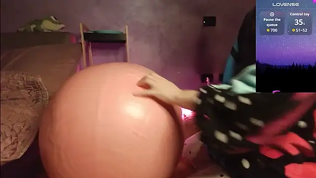 Snapshot of h4cMorganaEvelynn chatting on February 1, 2026, 7:12 pm h4cMorganaEvelynn online show from February 1, 2026, 7:12 pm