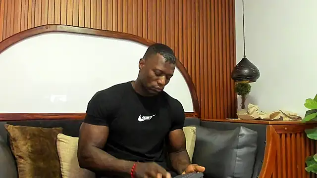 Snapshot of MarcusBlack_ chatting on May 20, 2026, 12:24 pm MarcusBlack online show from May 20, 2026, 12:24 pm
