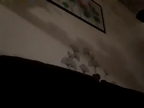 Snapshot of Vince072 chatting on September 30, 2025, 4:40 am Vince072 online show from September 30, 2025, 4:40 am