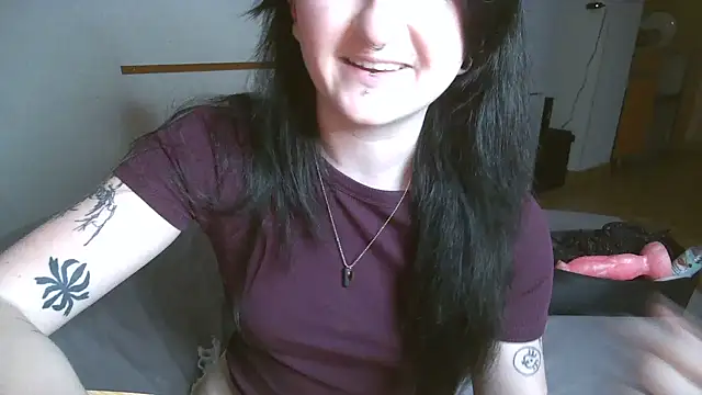 Violett3333 online show from December 20, 2025, 5:38 pm