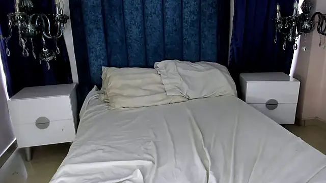 Anittatoro  online show from November 30, 2025, 7:14 pm