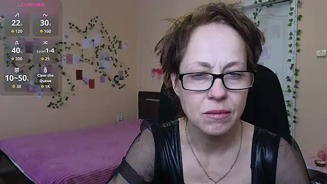 Snapshot of Ronda_Roni chatting on February 5, 2026, 12:12 pm Ronda Roni online show from February 5, 2026, 12:12 pm