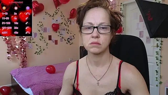 Snapshot of Ronda_Roni chatting on February 19, 2026, 12:02 pm Ronda Roni online show from February 19, 2026, 12:02 pm