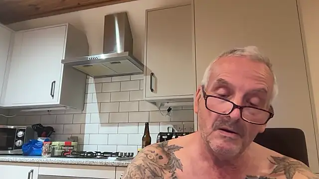 poggles online show from September 20, 2025, 8:41 am