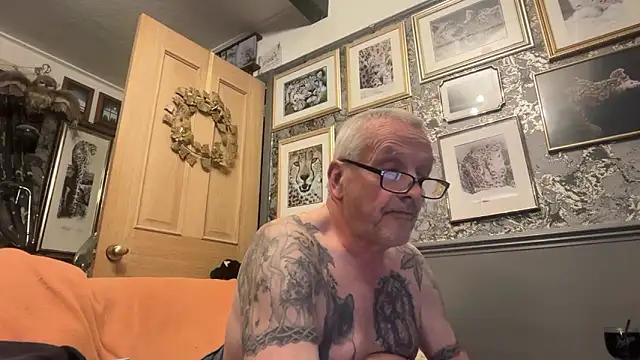 poggles online show from April 4, 2026, 8:37 pm