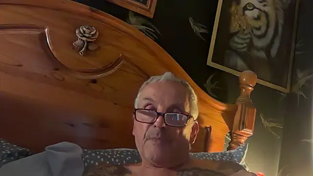 poggles online show from October 15, 2025, 7:22 pm