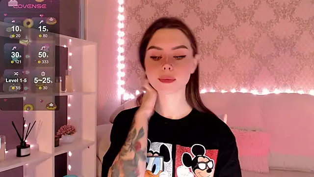 HolyMiax online show from September 19, 2025, 3:32 am