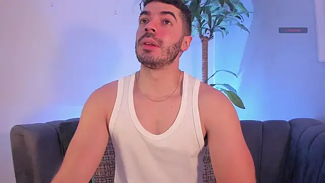 AxelThompson  online show from January 8, 2026, 11:38 am