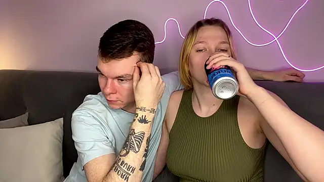 julielourens online show from November 9, 2025, 8:07 am