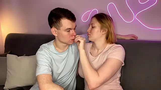 julielourens online show from November 14, 2025, 8:07 am