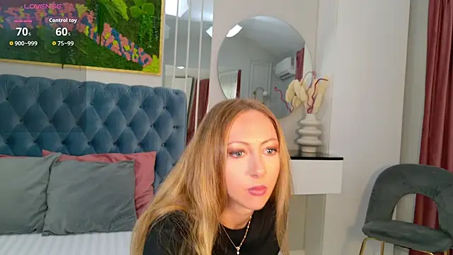 SiennaPierce online show from May 14, 2026, 11:40 am