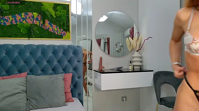 SiennaPierce online show from November 10, 2025, 5:23 am