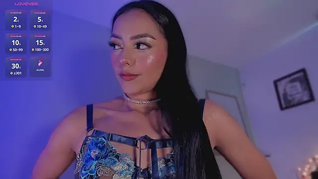 im-isabella online show from April 10, 2026, 9:33 pm