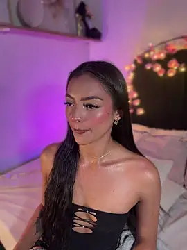 Snapshot of im-isabella chatting on June 11, 2026, 12:32 am im-isabella online show from June 11, 2026, 12:32 am