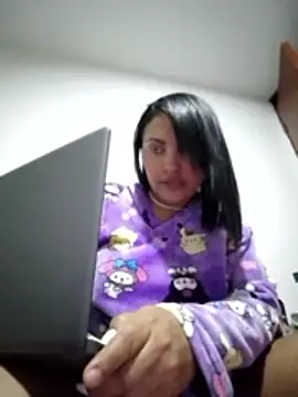 VeronicaBrun online show from December 4, 2025, 12:31 am