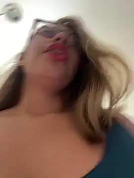 sara calderon online show from September 17, 2025, 1:24 pm