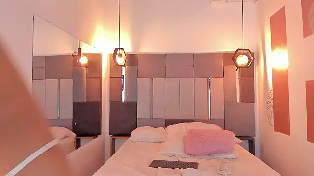 FreyrStone online show from February 3, 2026, 6:22 am