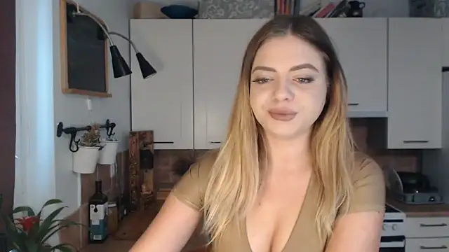 Snapshot of BuffyxLUST chatting on October 23, 2025, 8:02 am BuffyxLUST online show from October 23, 2025, 8:02 am