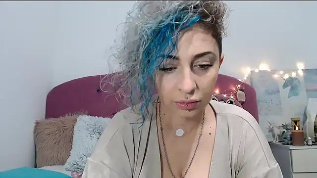 Snapshot of AAARUNY chatting on October 8, 2025, 12:07 pm AAARUNY online show from October 8, 2025, 12:07 pm