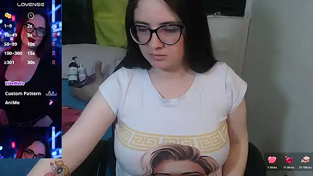 Snapshot of KrystalAdams chatting on May 5, 2026, 1:03 pm KrystalAdams online show from May 5, 2026, 1:03 pm