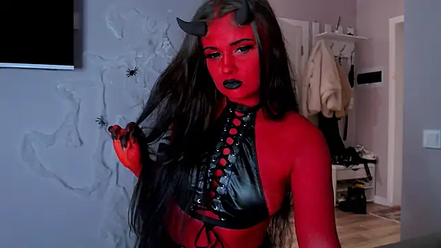 AlexaButttler online show from October 31, 2025, 9:43 pm