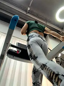 Ninazhang online show from January 13, 2026, 1:31 am