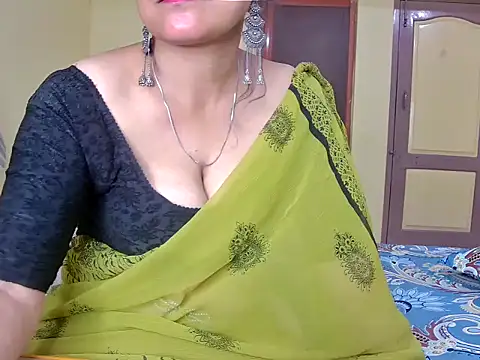 Snapshot of MasTANIYA chatting on October 2, 2025, 10:57 pm MasTANIYA online show from October 2, 2025, 10:57 pm