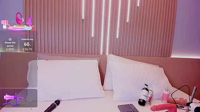 Camile cute online show from September 10, 2025, 8:19 pm