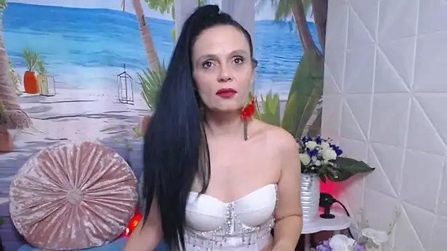 Snapshot of Sweeteest_Julie chatting on October 18, 2025, 9:28 pm Sweeteest Julie online show from October 18, 2025, 9:28 pm