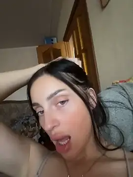 Snapshot of Soft_Pleasure chatting on June 18, 2026, 3:17 pm Soft Pleasure online show from June 18, 2026, 3:17 pm
