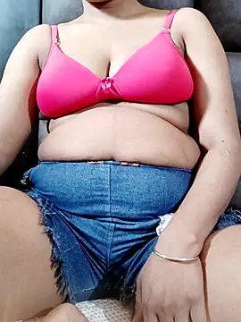 Snapshot of monalisa639536 chatting on September 27, 2025, 7:58 am monalisa639536 online show from September 27, 2025, 7:58 am