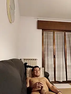 Snapshot of Alessio1987 chatting on February 4, 2026, 7:42 pm Alessio1987 online show from February 4, 2026, 7:42 pm