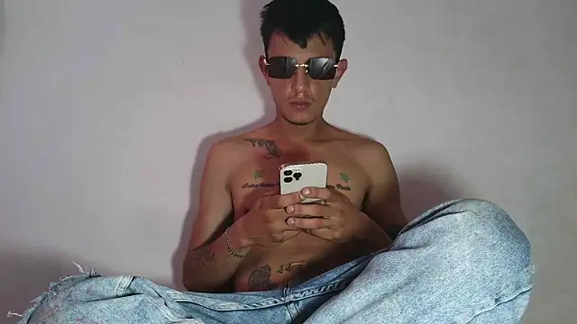 andrewcoopper1 online show from January 31, 2026, 7:12 pm