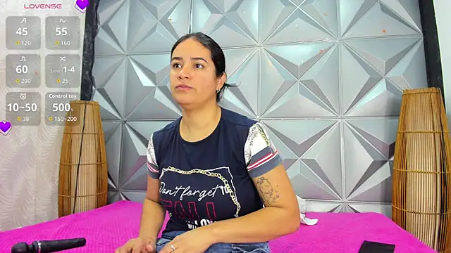 GreciaFox1 online show from December 18, 2025, 11:36 am