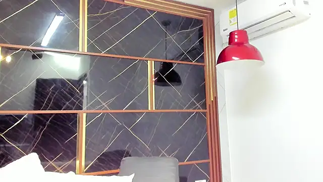 HannyThompson online show from October 28, 2025, 12:26 pm