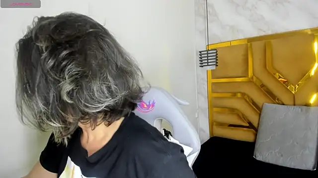 Luciifeer  online show from November 12, 2025, 12:59 am