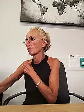 Snapshot of clarabell4 chatting on July 20, 2026, 8:00 am clarabell4 online show from July 20, 2026, 8:00 am