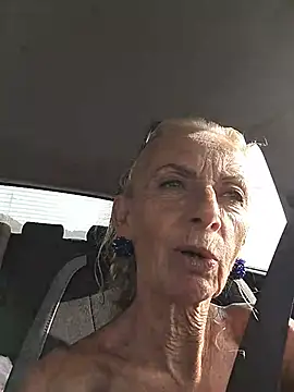 Snapshot of clarabell4 chatting on July 17, 2026, 6:43 am clarabell4 online show from July 17, 2026, 6:43 am