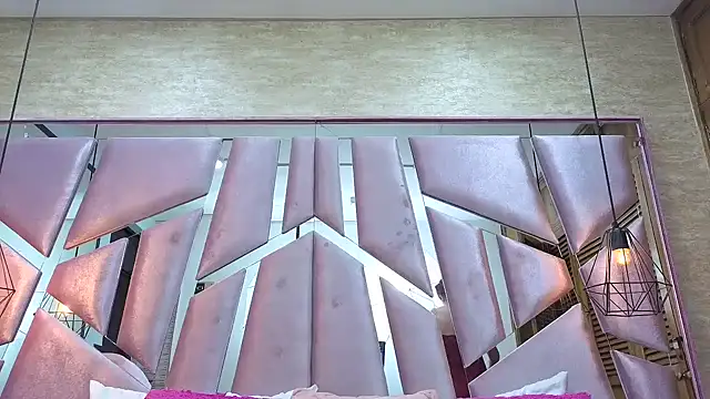 Snapshot of ThaliaCross chatting on February 15, 2026, 12:26 pm ThaliaCross online show from February 15, 2026, 12:26 pm