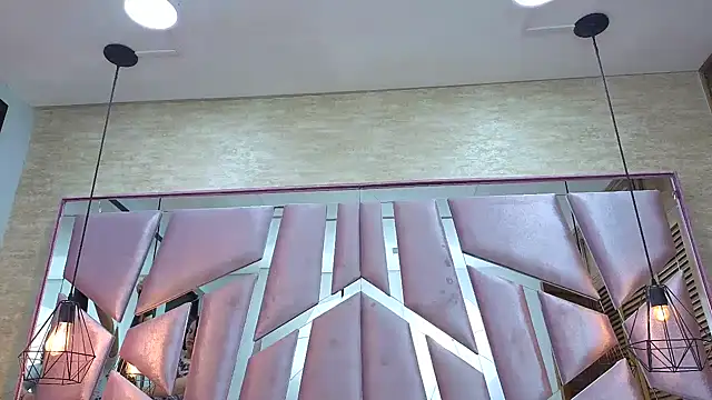 Snapshot of ThaliaCross chatting on February 2, 2026, 7:57 pm ThaliaCross online show from February 2, 2026, 7:57 pm