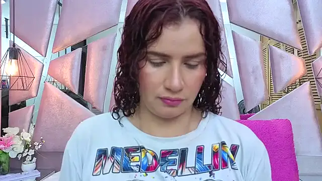 Snapshot of ThaliaCross chatting on January 17, 2026, 7:50 pm ThaliaCross online show from January 17, 2026, 7:50 pm