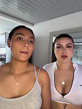 nicolexxaleja online show from February 25, 2026, 9:25 pm