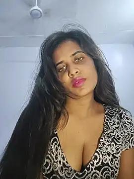 Snapshot of cute_radhikaa chatting on June 14, 2026, 7:53 am cute radhikaa online show from June 14, 2026, 7:53 am