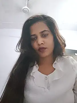 Snapshot of cute_radhikaa chatting on June 26, 2026, 5:13 am cute radhikaa online show from June 26, 2026, 5:13 am